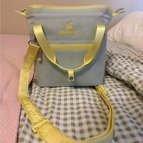 Stanley Women's Yellow and Mint Lunchbag - Picture 2 of 5